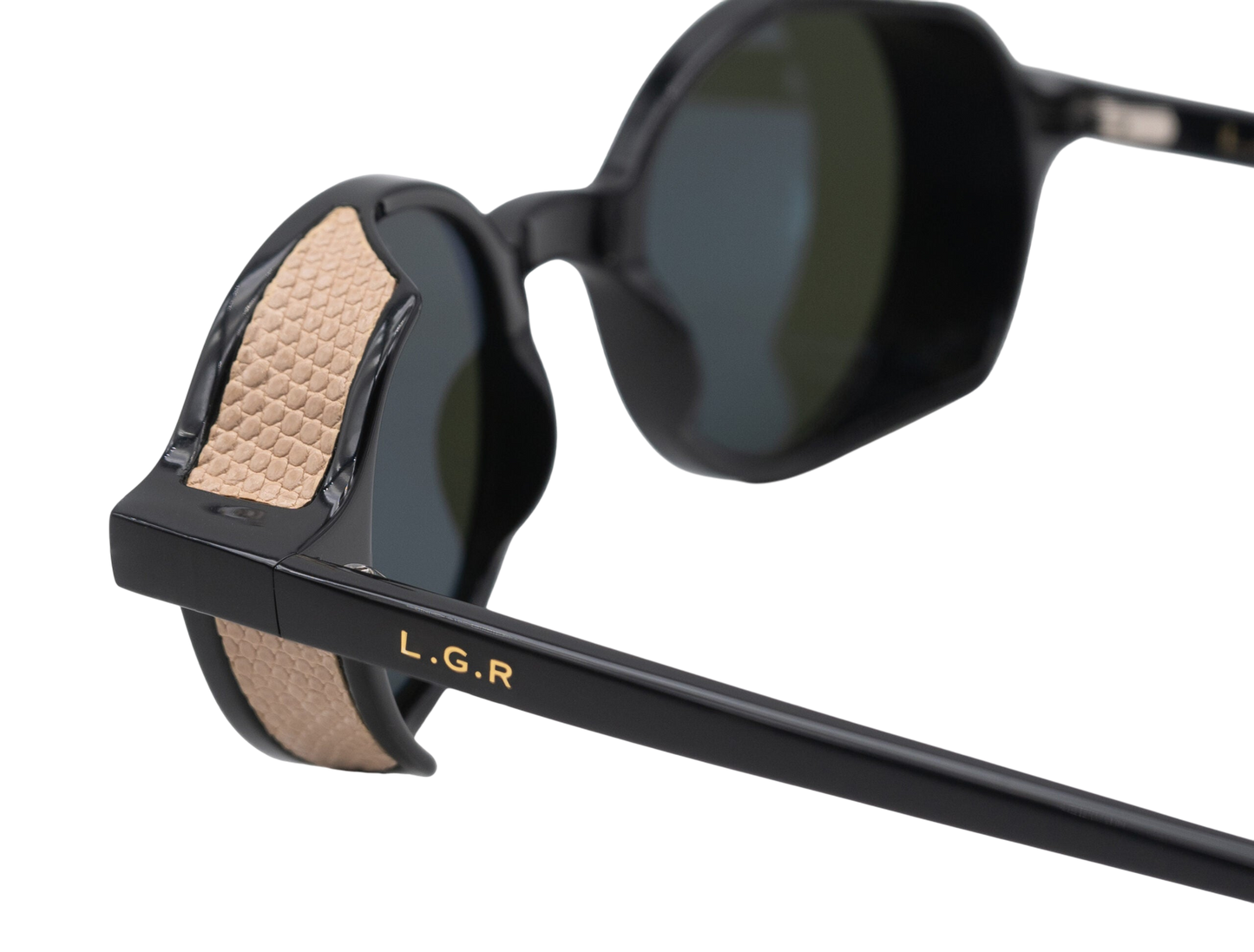 L.G.R. Reunion Explorer Skin Black Taupe